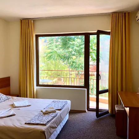 Pensionat Radiana 3*